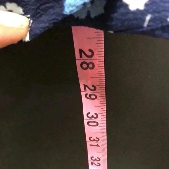 Michael Kors V-neck,zipper detail chest pockets,,long adjustable sleeve,floral - Picture 9 of 11